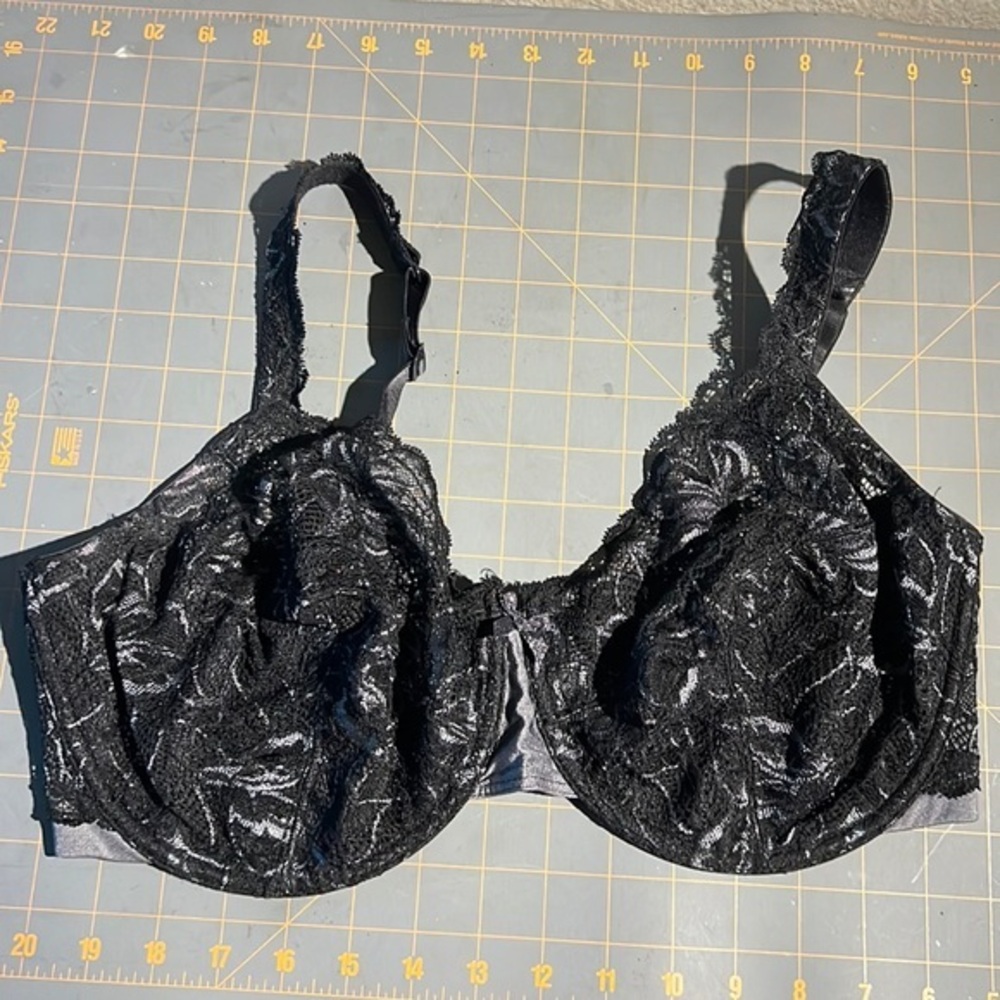 Bali bra gray with black lace overlay underwire no padding size 40DD